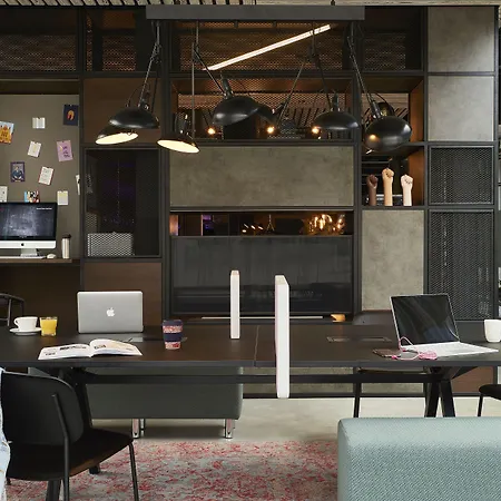 Moxy Paris Charles De Gaulle Airport Отель Руасси-эн-Франс