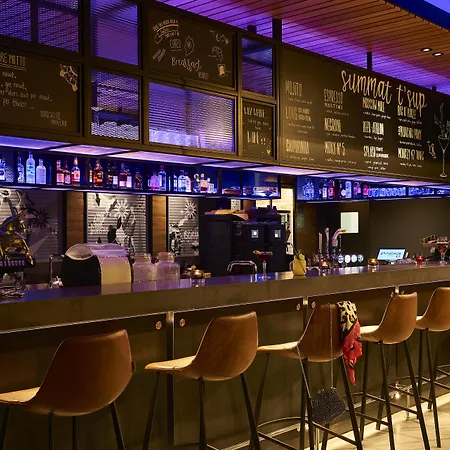 Moxy Paris Charles De Gaulle Airport Отель